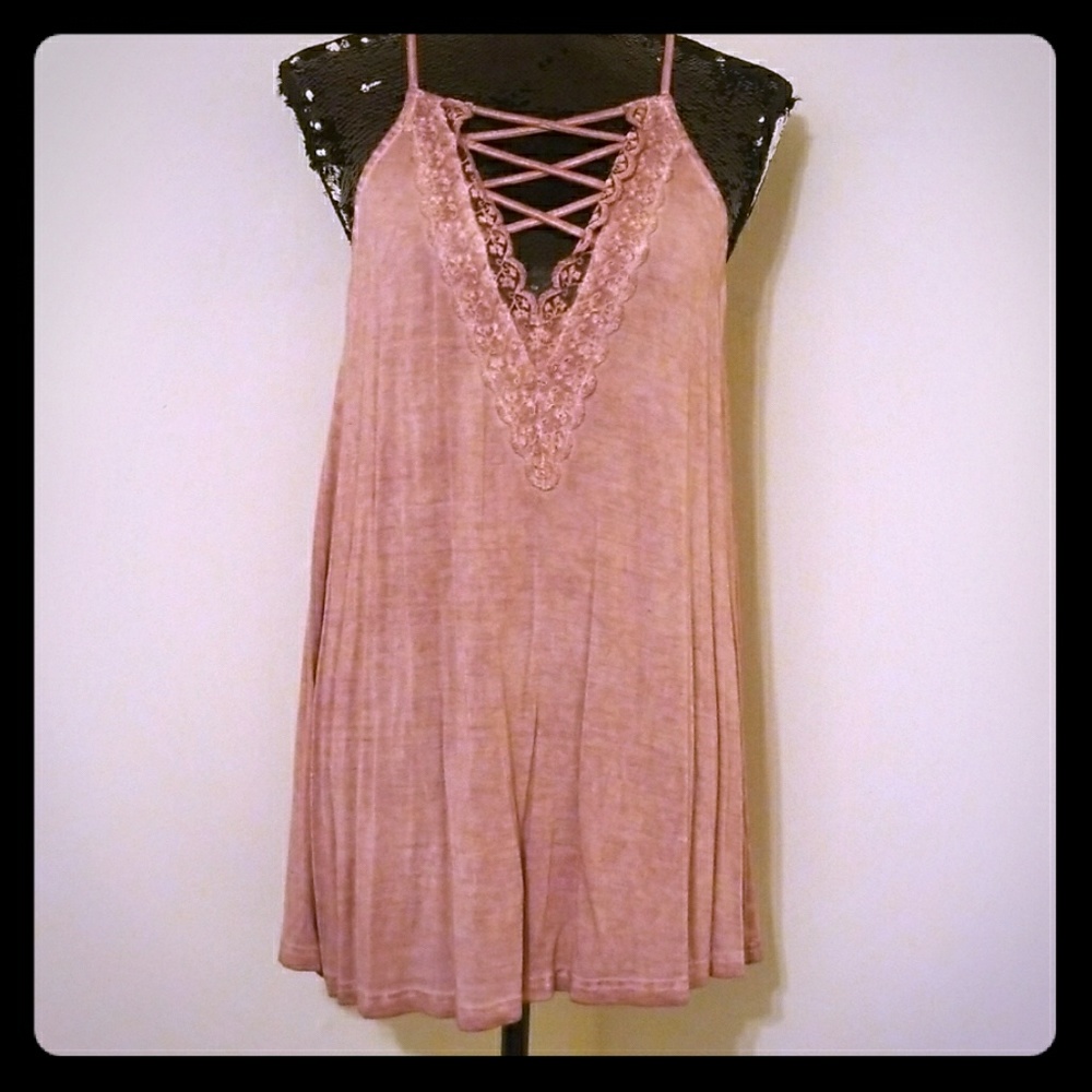 Long sleeveless top